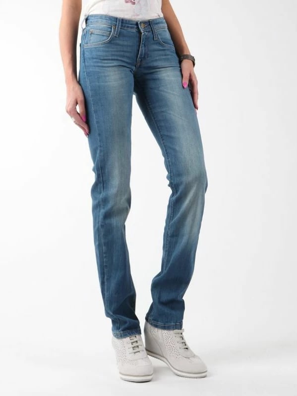 Xhinse Lee për femra