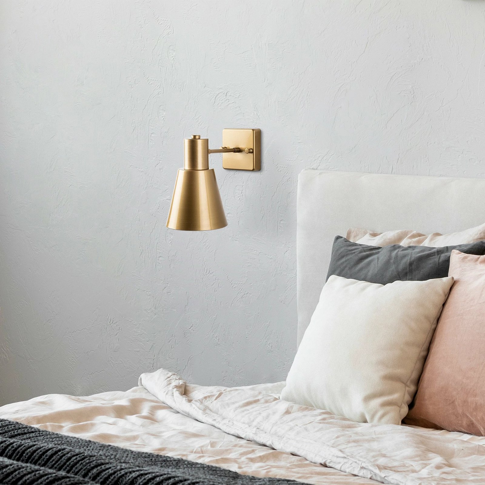 Llambë muri Opviq, Funnel, ngjyrë ari, 14x24x21cm