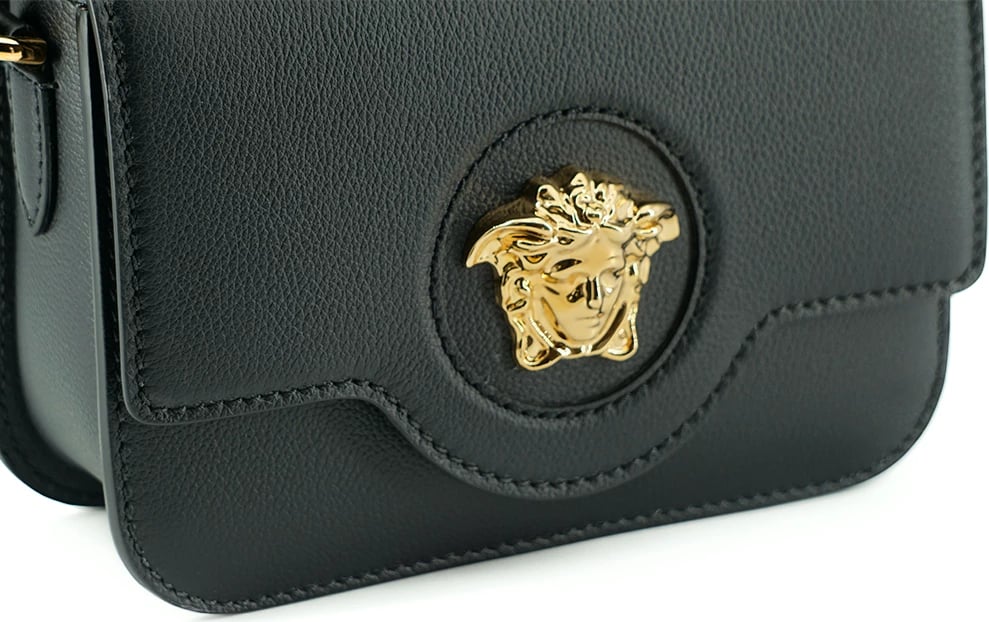 Çantë krahu për femra Versace