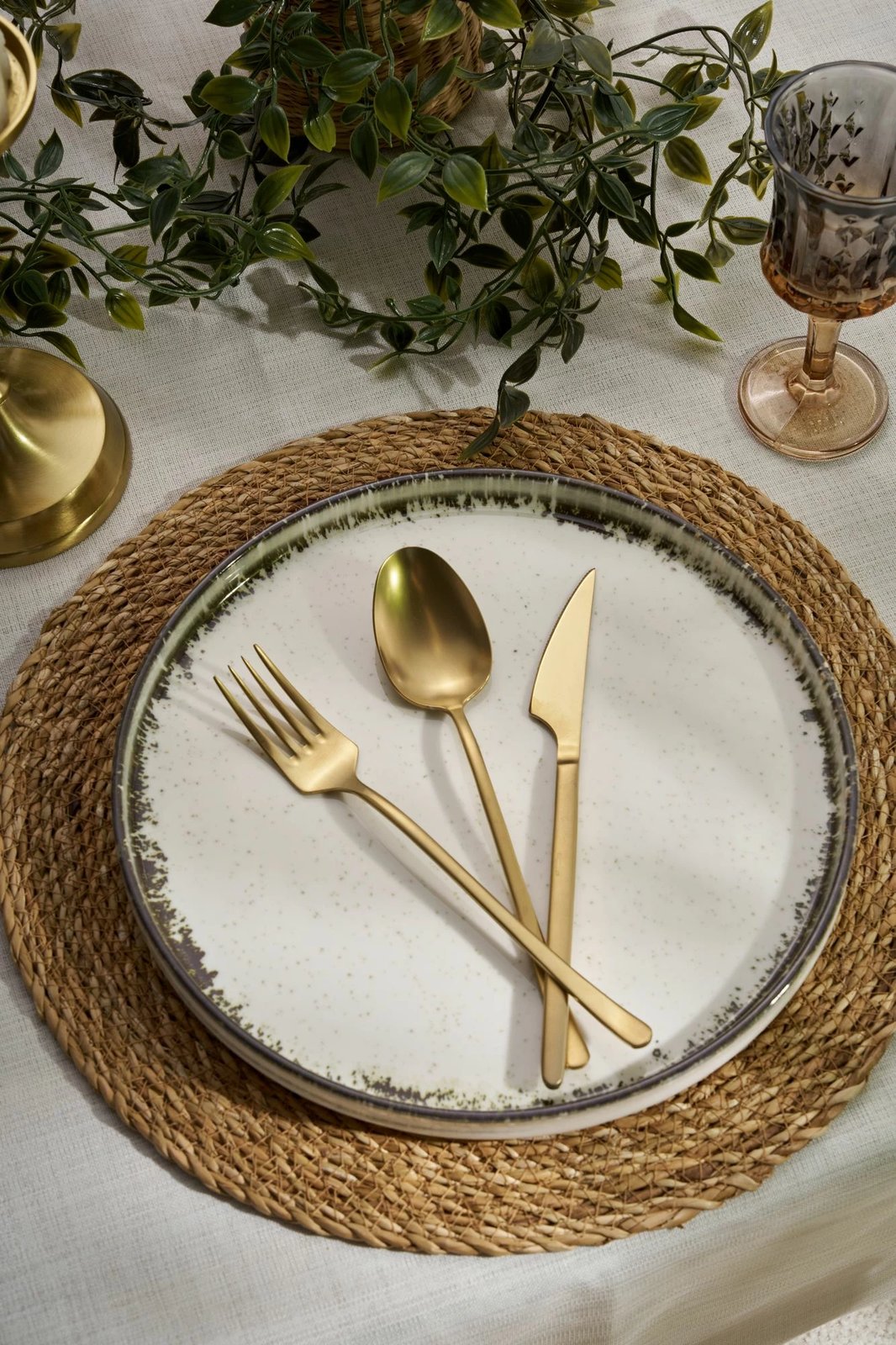 Set enësh për drekë (24 copë), Hermia Concept, Roundy, ngjyrë kafe