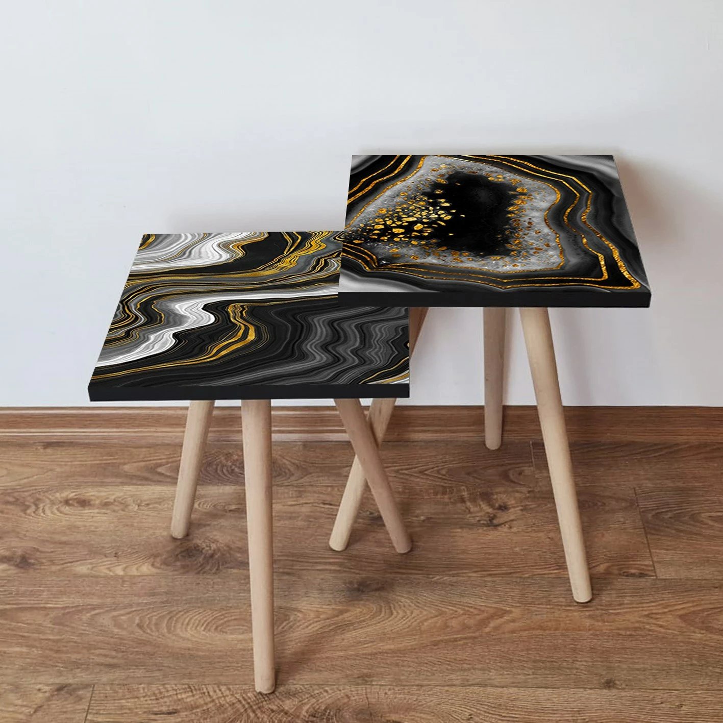 Set tavolinash ndihmëse, dy copë, ngjyrë e zezë, ari, e bardhë, Skye Decor, 2Shp415