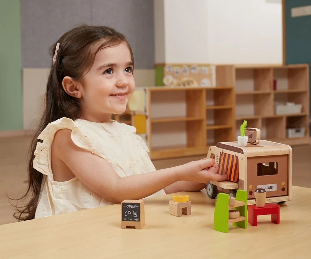 Lodër druri kafene mobile, Viga, furgon kafe me aksesorë, 3+ vjeç, ngjyrë sipas fotos