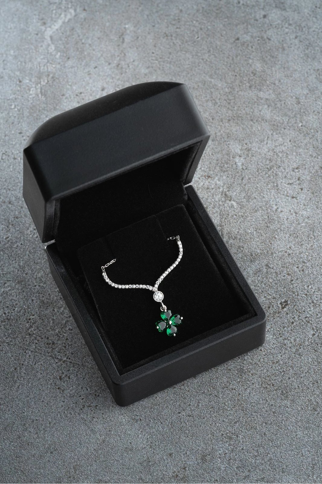 Varëse argjendi Jumeon, KLM00083