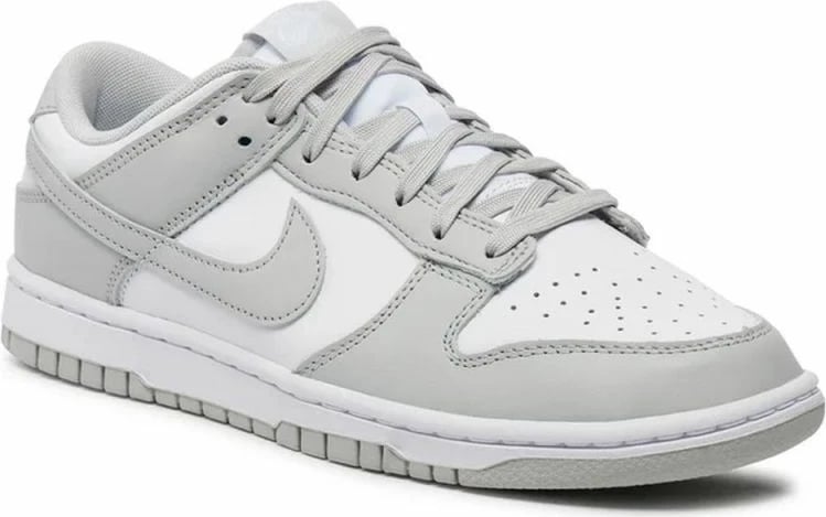 Atlete për meshkuj Nike, të bardha