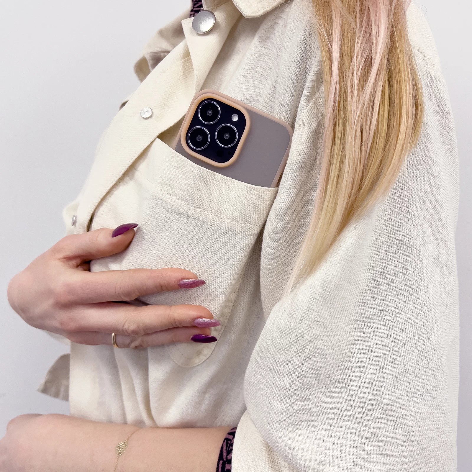 Mbështjellës Kingxbar Plain Series për iPhone 13, silikon, Gri Mbështjellës Kingxbar Plain Series për iPhone 13, silikon, Gri