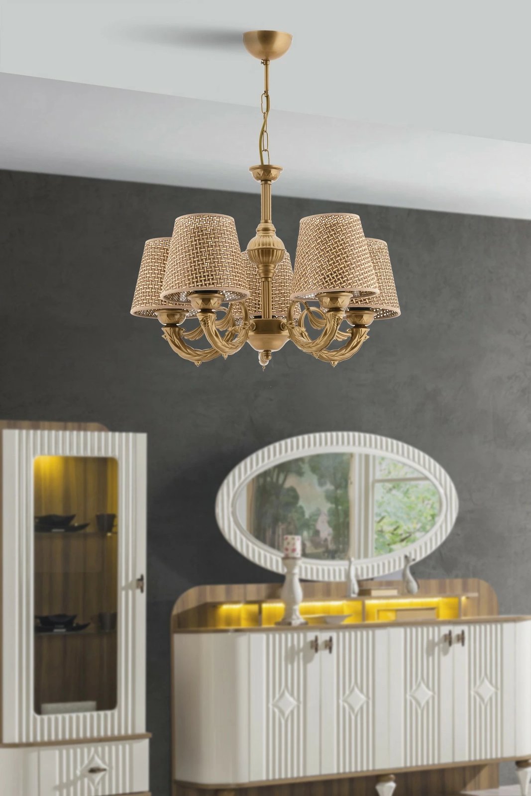 Llambadar Opviq, Fiona Hazeran, ngjyrë ari