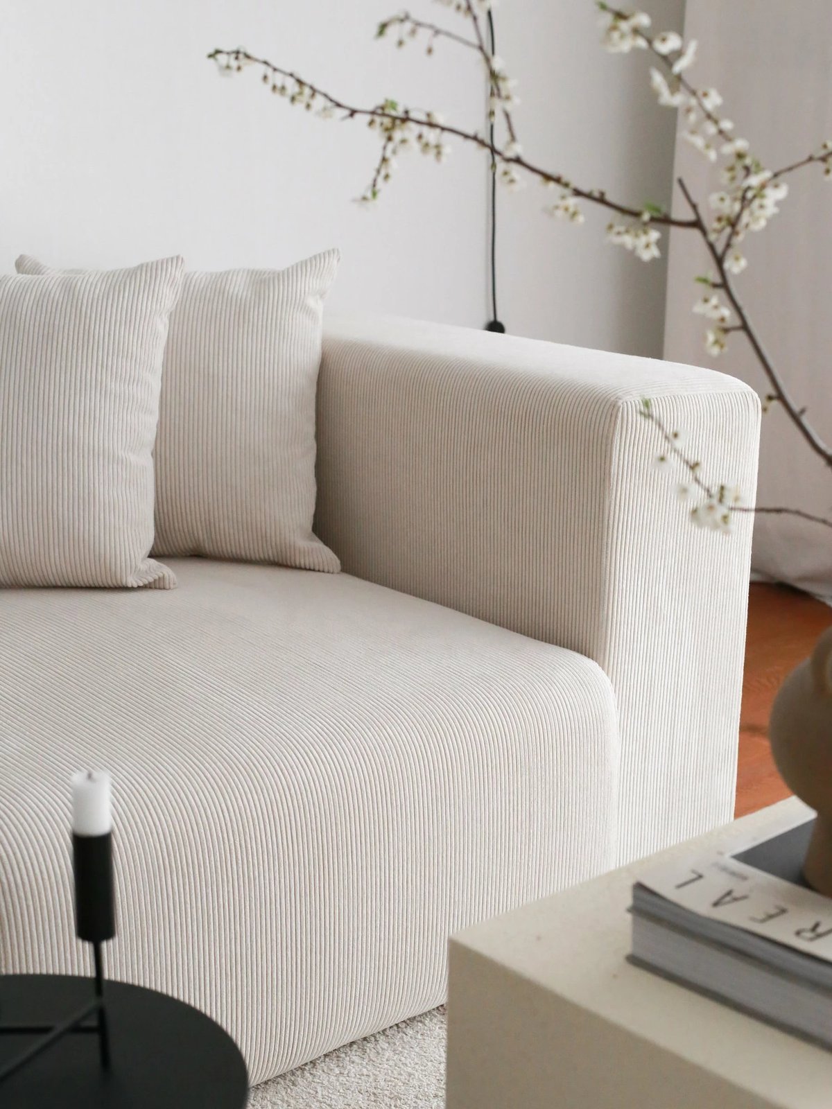 Divan treshe Atelier del Sofa, Yolo, i bardhë