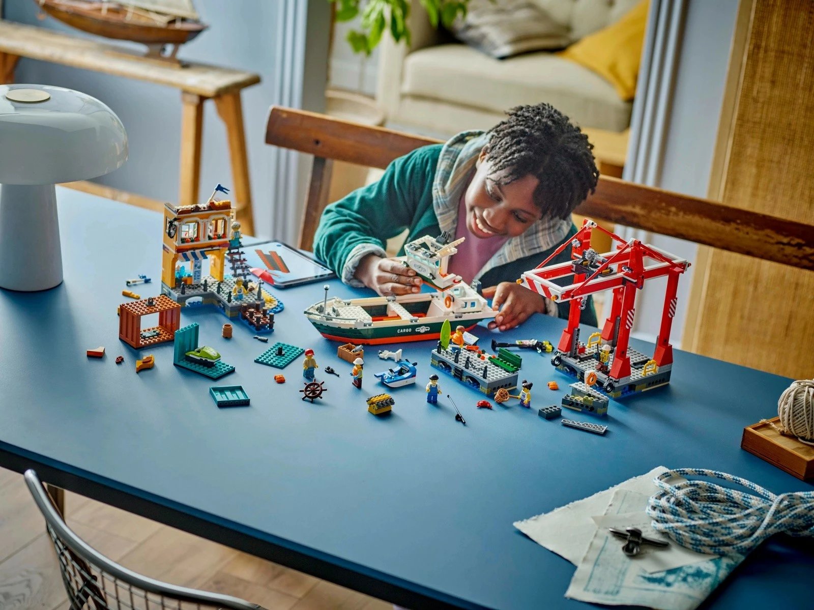 Set LEGO City Seaside Port me anije mallrash 60422, plastikë, 1226 pjesë, për fëmijë 8+