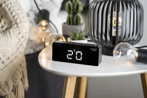 Orë alarmi, Adler, AD 1189, LED me temperaturë dhome, 3 mënyra alarmi, USB + 3xAAA, e zezë