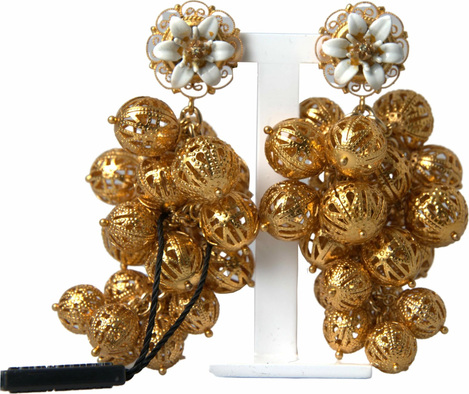 Vathë Dolce & Gabbana, me lule të bardha