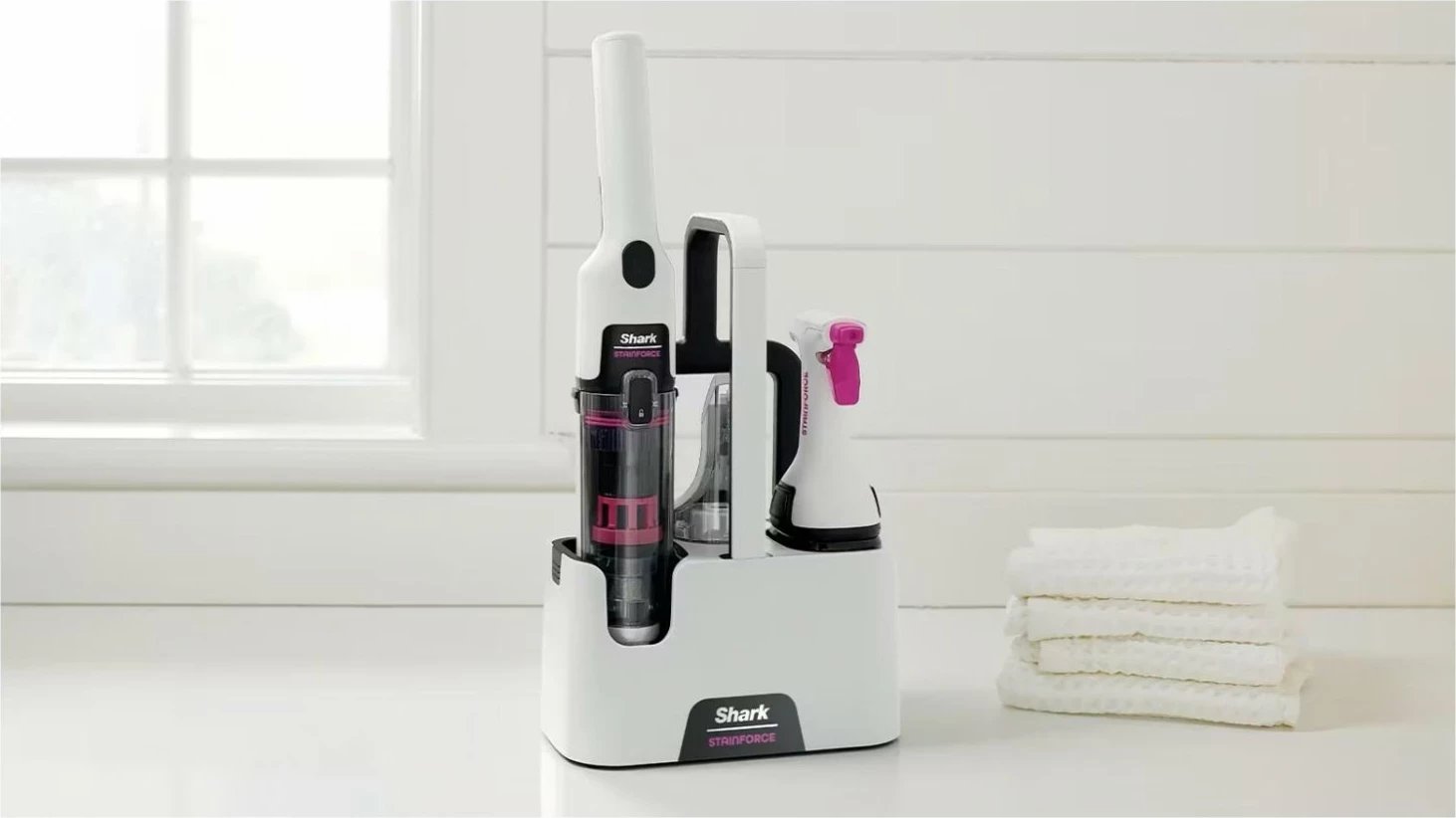 Pastrues me bateri Shark StainForce HX100EUT, i bardhë