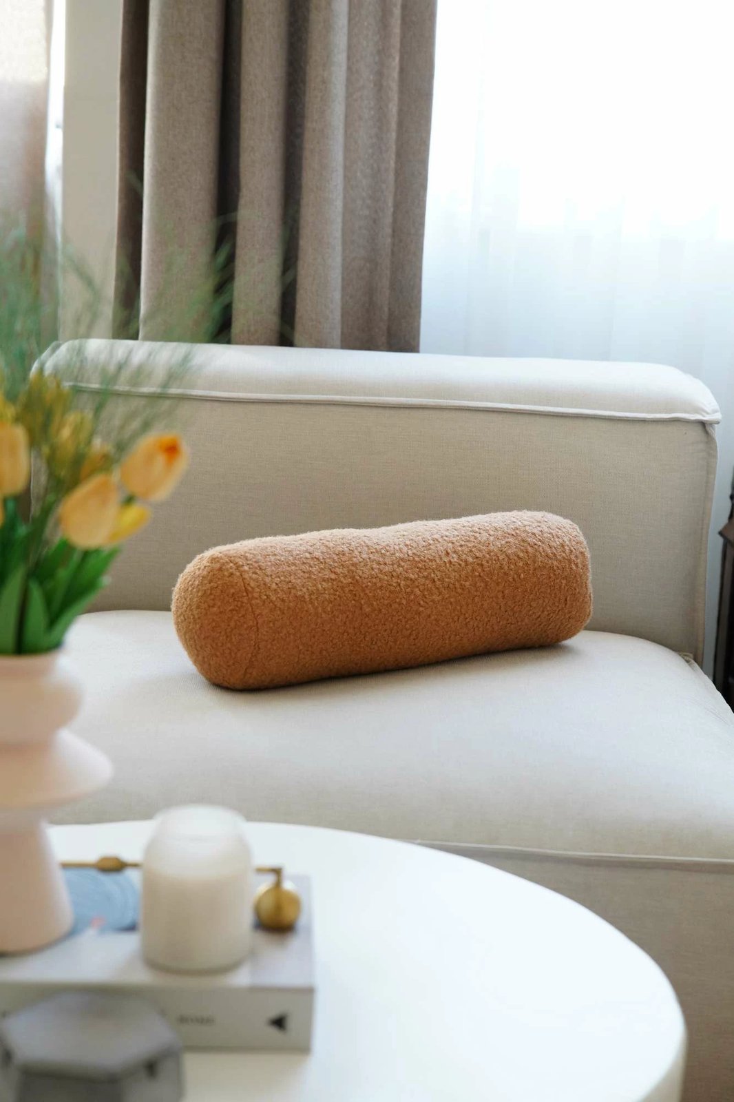 Jastëk cilindrik Evila Originals, Teddy Roller, ngjyrë kafe