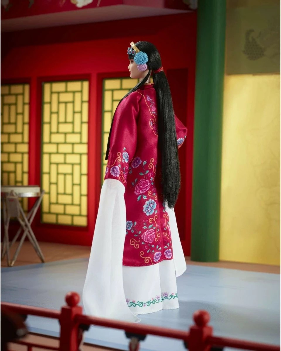 Kukull koleksionuese Barbie Signature Lunar New Year HRM57, e kuqe