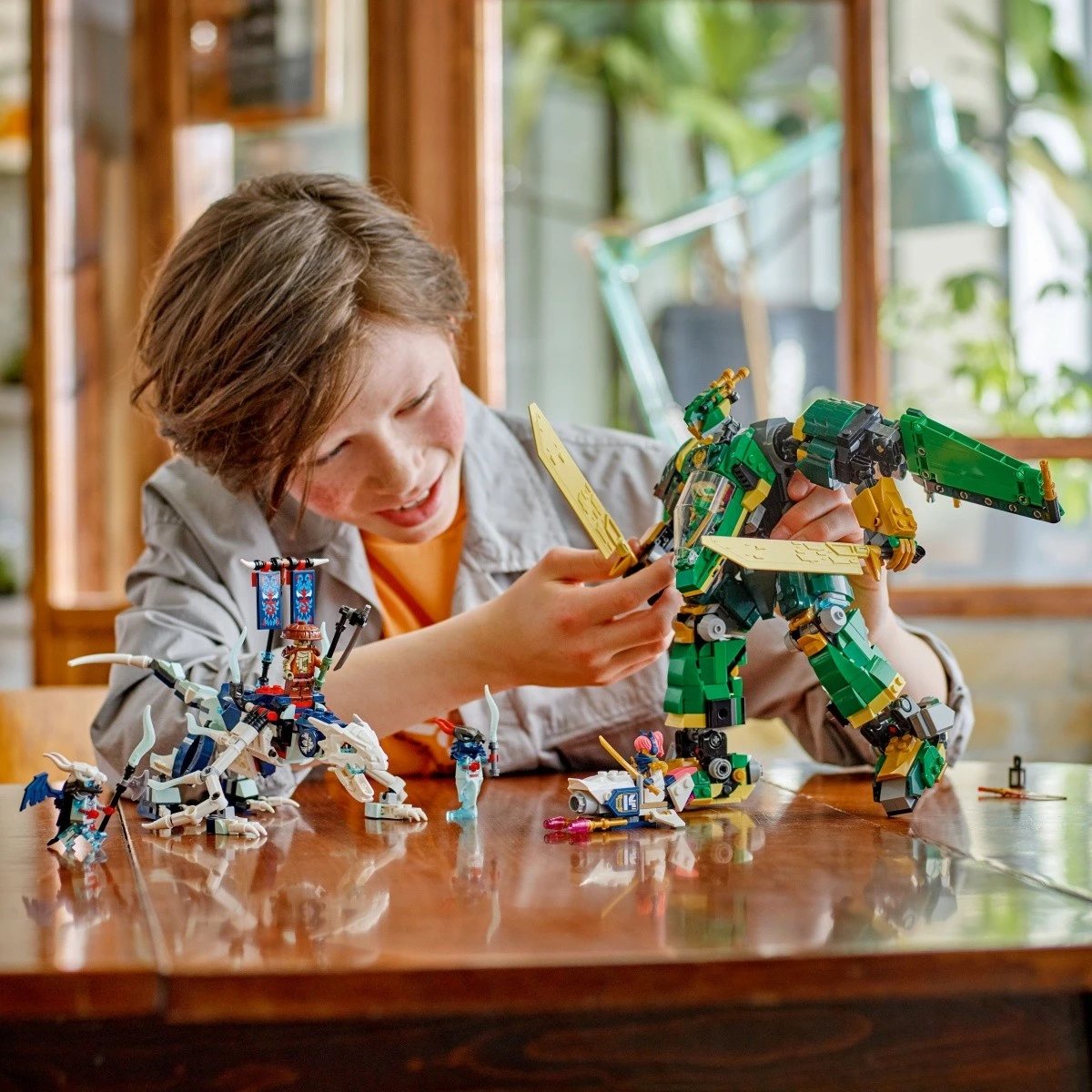 Set LEGO Ninjago Fire Jet Lloyd Mech 71845, 1112 pjesë, për fëmijë 9+