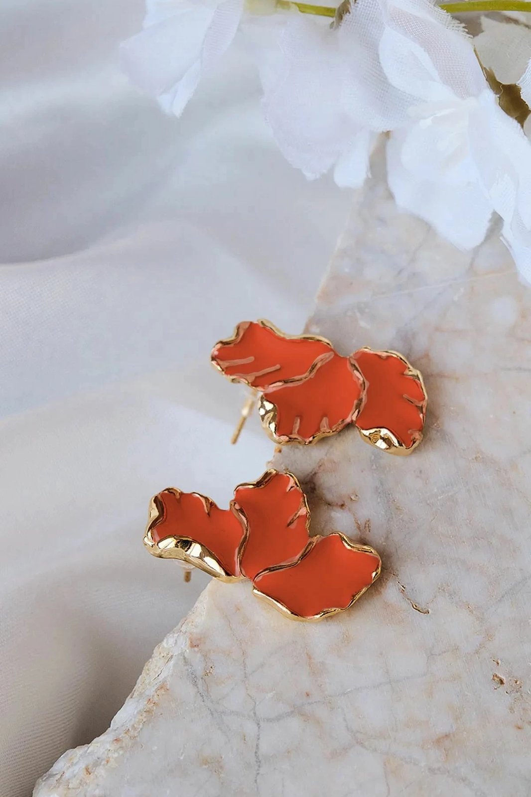 Vathë Jumeon, ngjyrë ari, Trn-Mn-Yprkkp