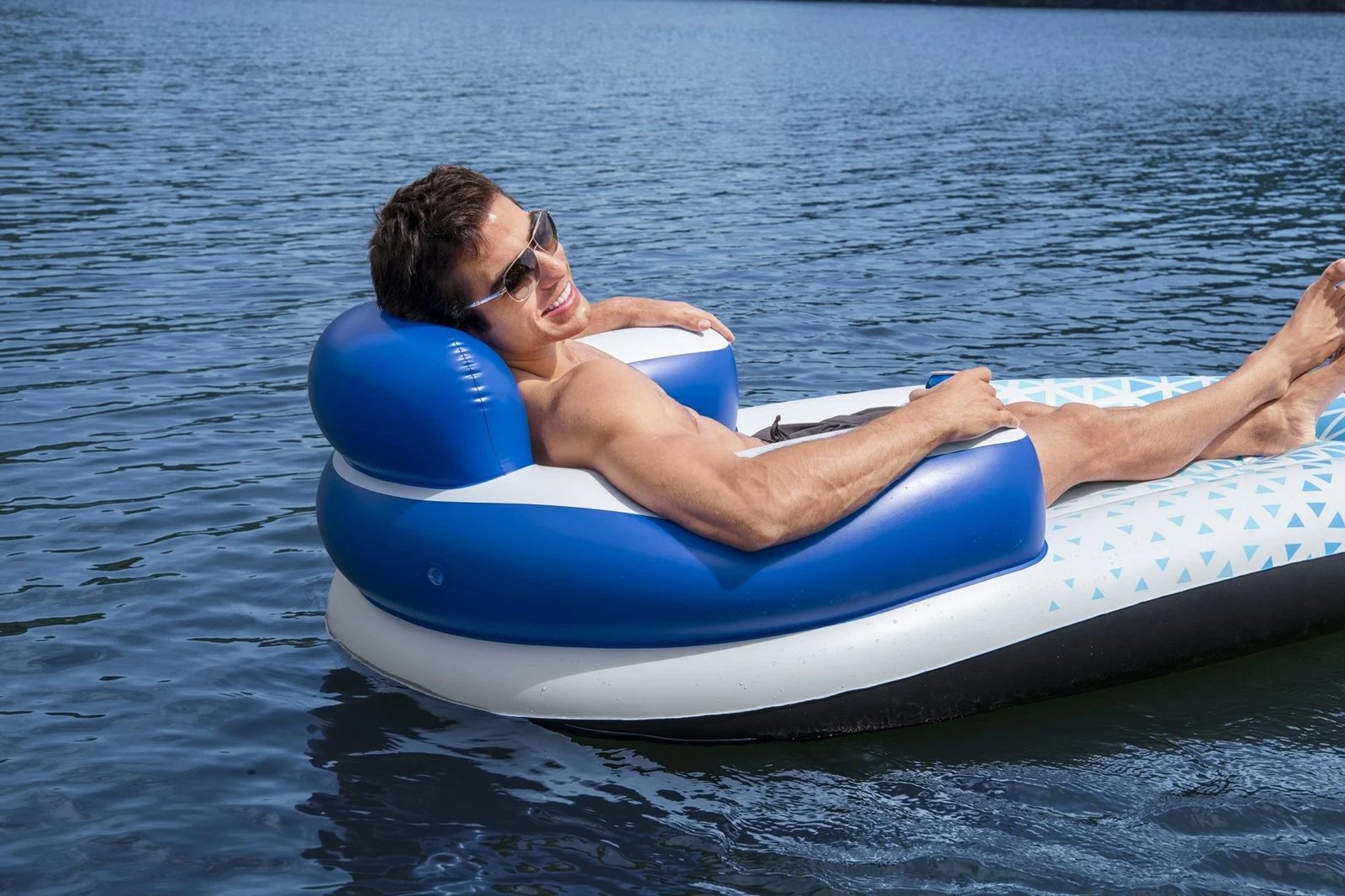 Dyshek uji Bestway Hydro-Force Indigo Wave Pool Lounge 1.83 m, Blu Dyshek uji Bestway Hydro-Force Indigo Wave Pool Lounge 1.83 m, Blu
