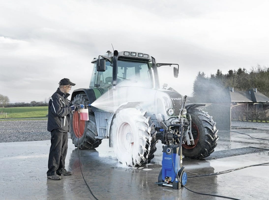 Makinë larëse elektrie Nilfisk MC 4M-180/740XT, 400V, e kaltër / zezë
