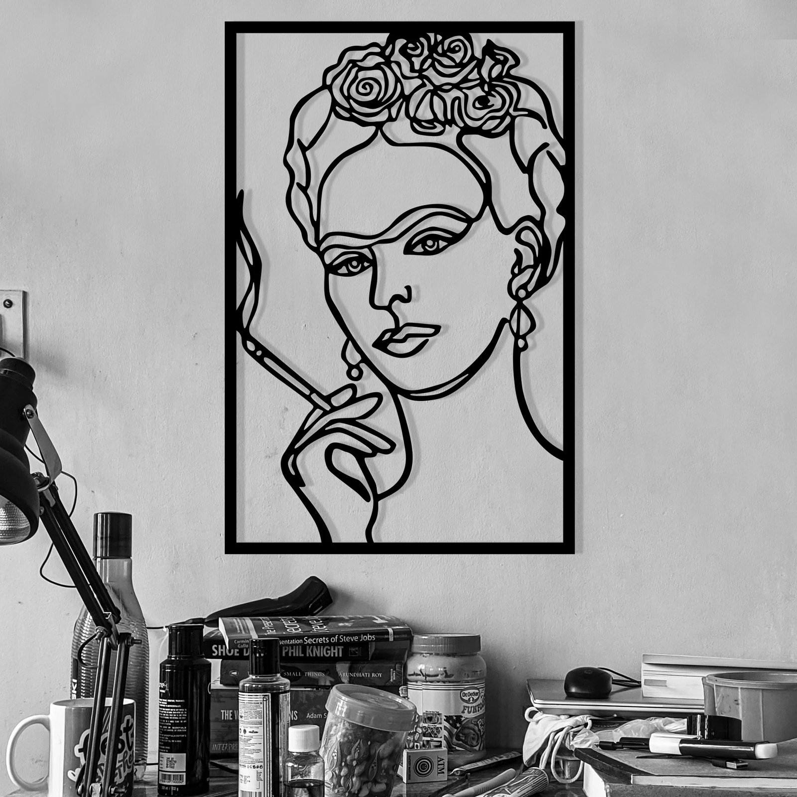 Aksesor dekorativ metalik për mur Wallity, Kahlo, ngjyrë e zezë, 34x52cm