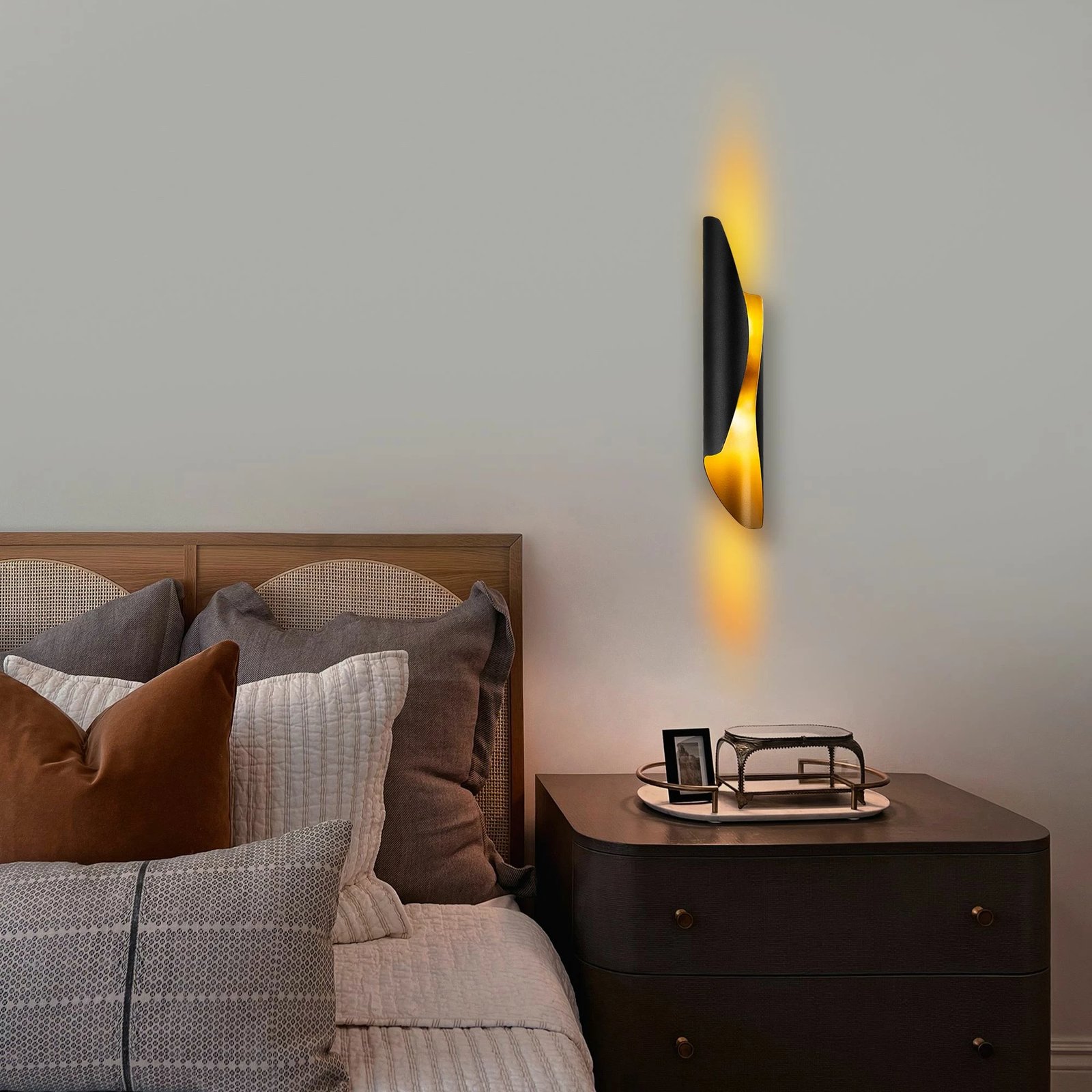 Llambë muri Opviq, Flare - 15356, e zezë