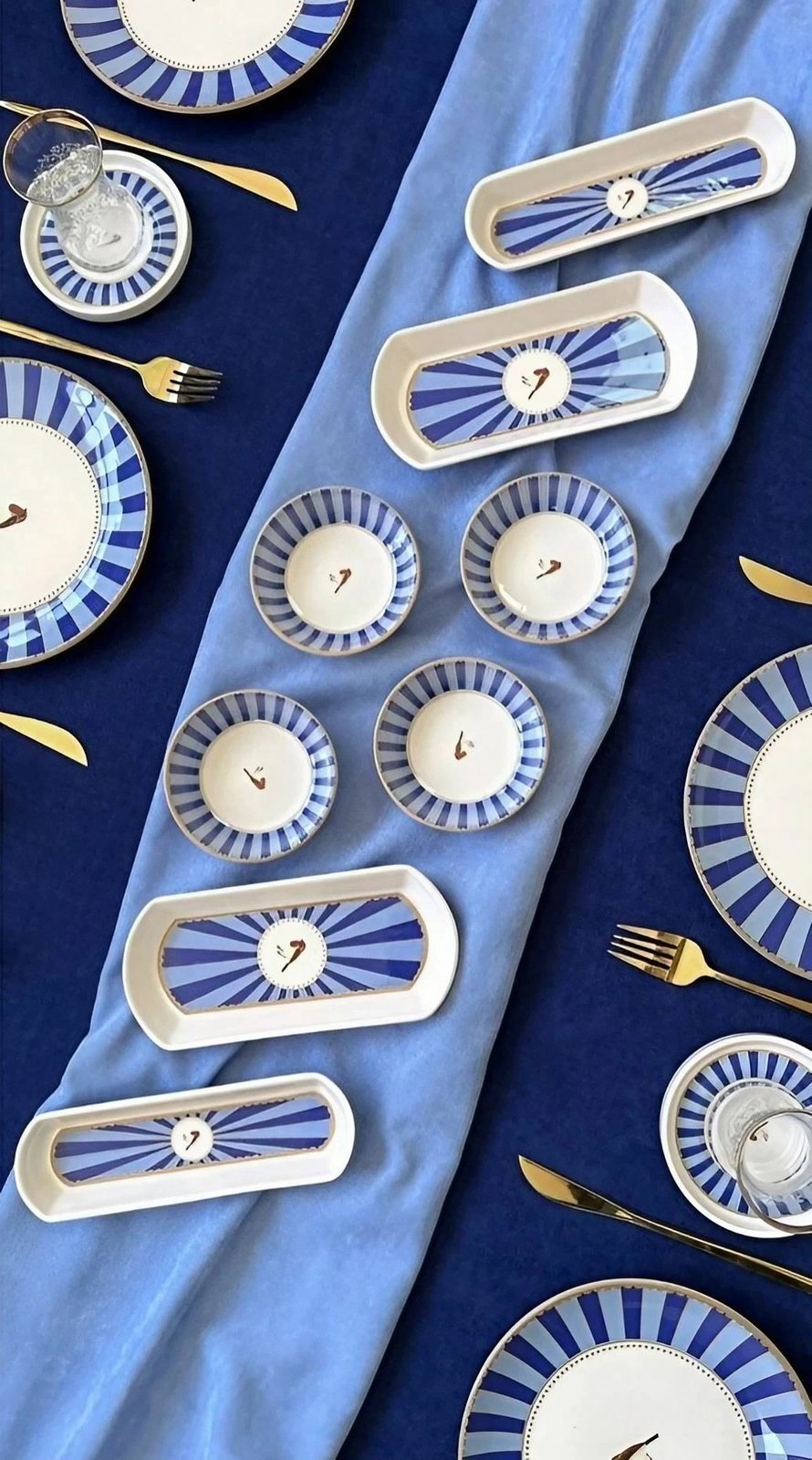 Set mëngjesi 20 pjesësh, Hermia Concept, Love Bird, blu