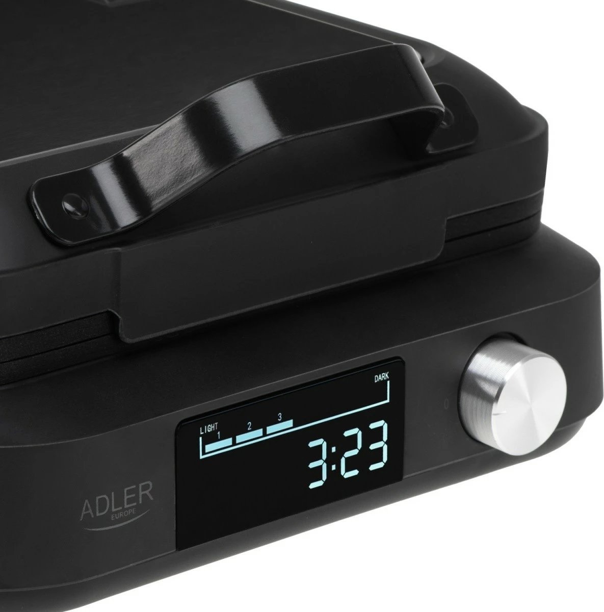 Aparat për waffle Adler AD 3087, me ekran LED, i zi