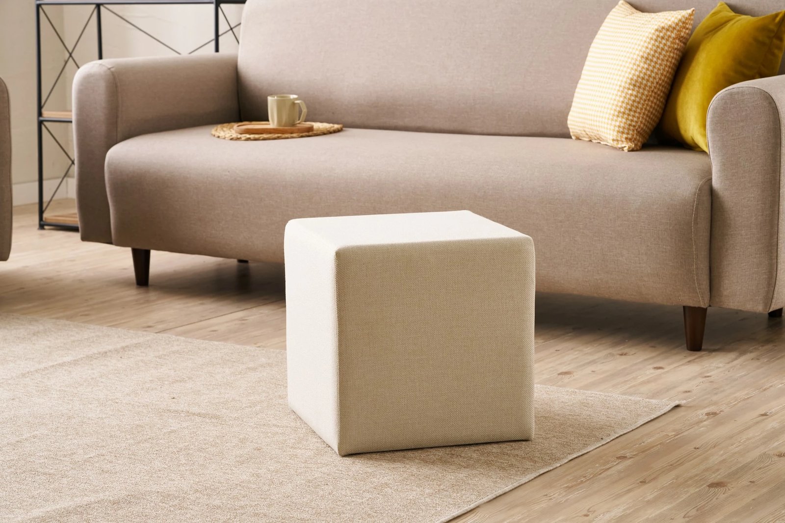 Puf krem Atelier del Sofa, Asos