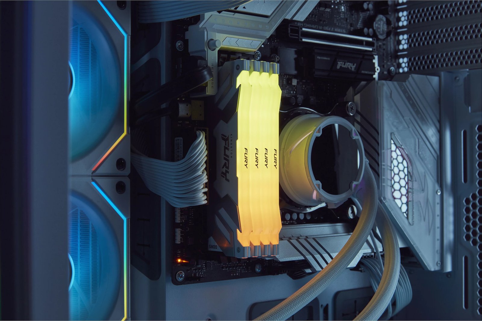 RAM Memorje Kingston FURY Renegade RGB 32GB (2x16GB) DDR5 6400MT/s CL32