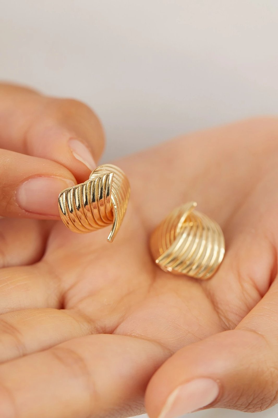 Vathë metalik ngjyrë ari Elika, ELKGC68384