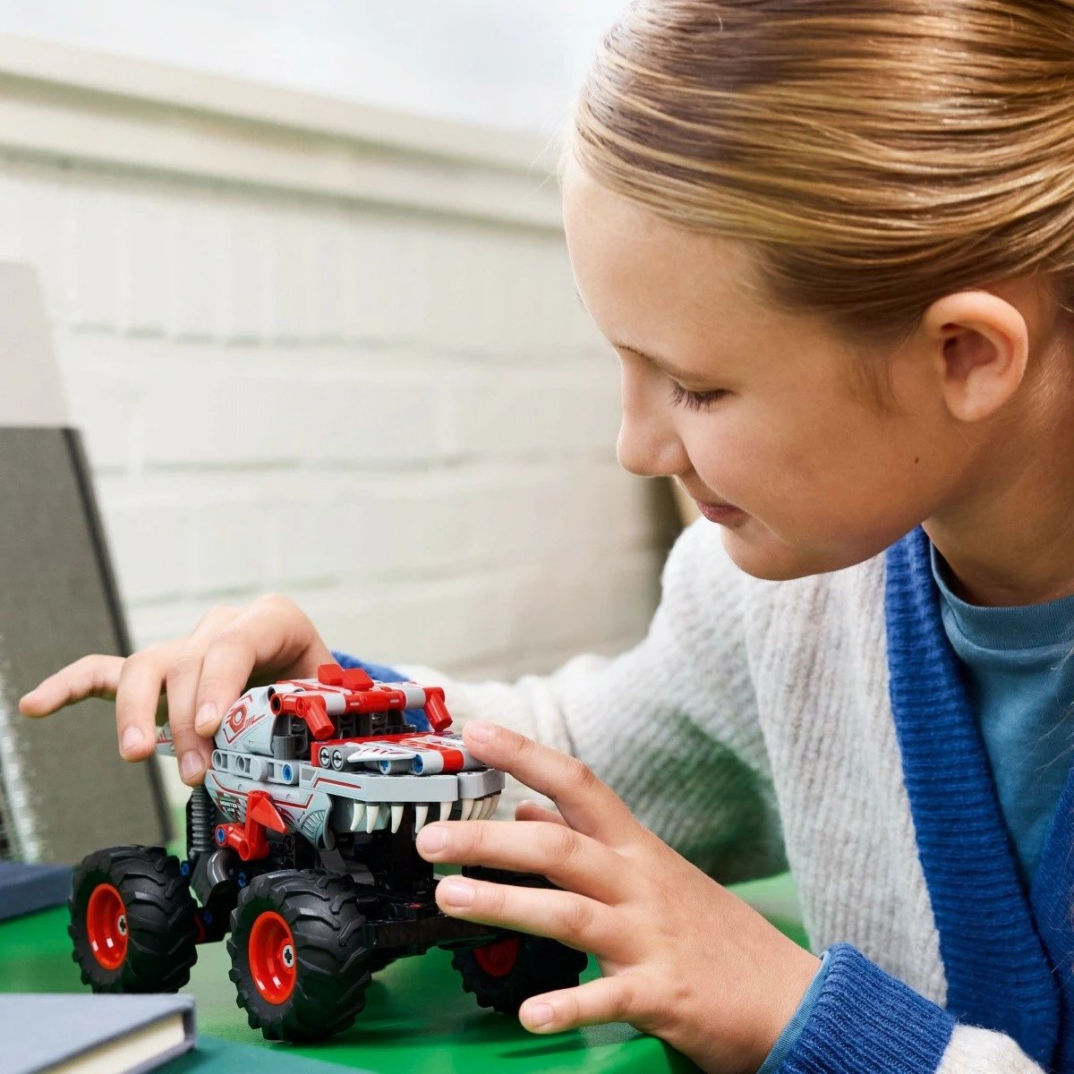 Set ndërtimi LEGO Technic Monster Jam ThunderROARus 42200, 232 pjesë, Pull-back