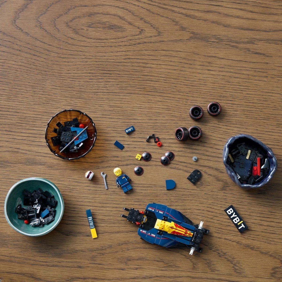 Set LEGO Speed Champions F1 Car Oracle Red Bull Racing RB20, 251 pjesë