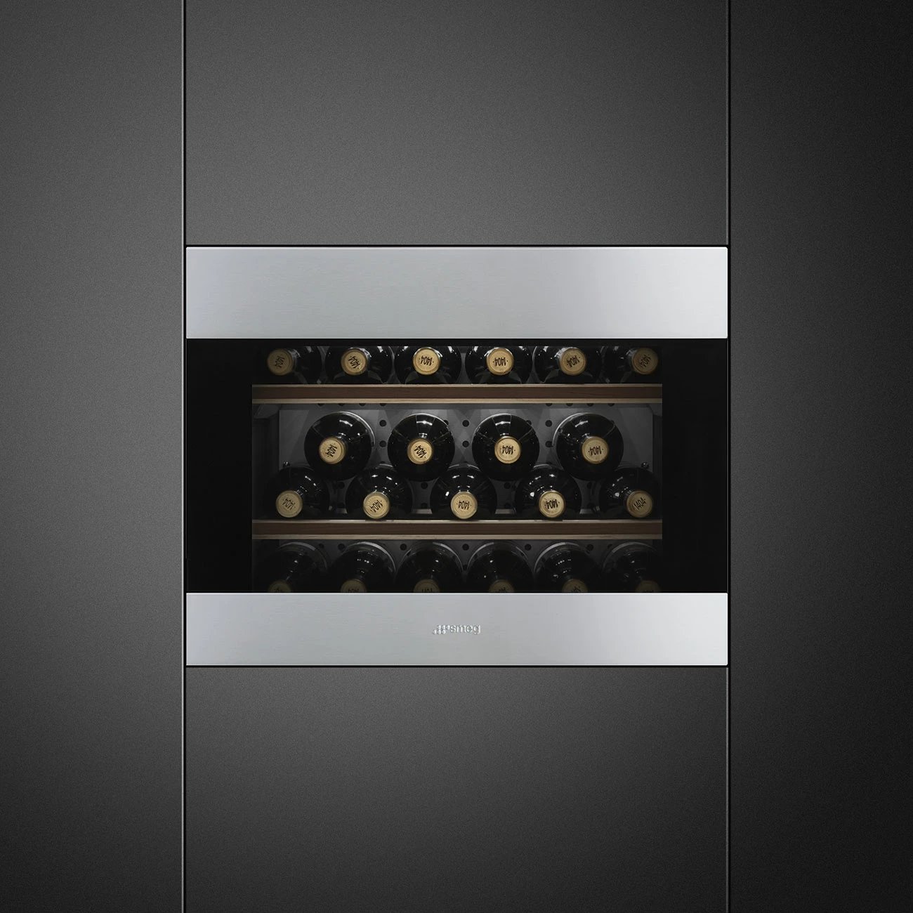 Kantinë vere SMEG Dolce Stil Novo CVI638RN3, e zezë
