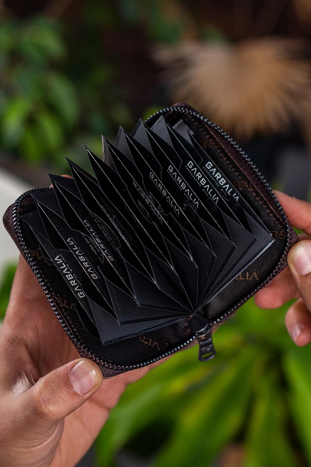 Mbajtës kartelash Clovis, ngjyrë kafe, Zoozie Bags