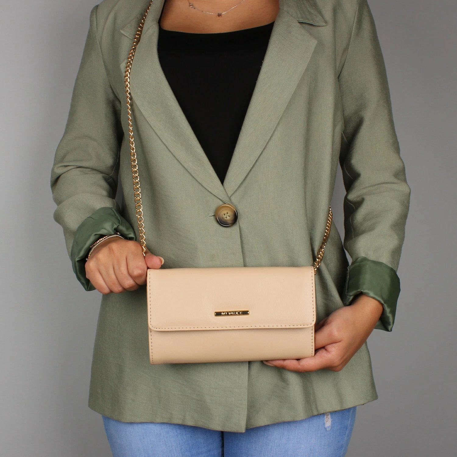 Kuletë crossbody prej lëkure, ngjyrë bezhë, zinxhir 118cm, Zoozie Bags 1449