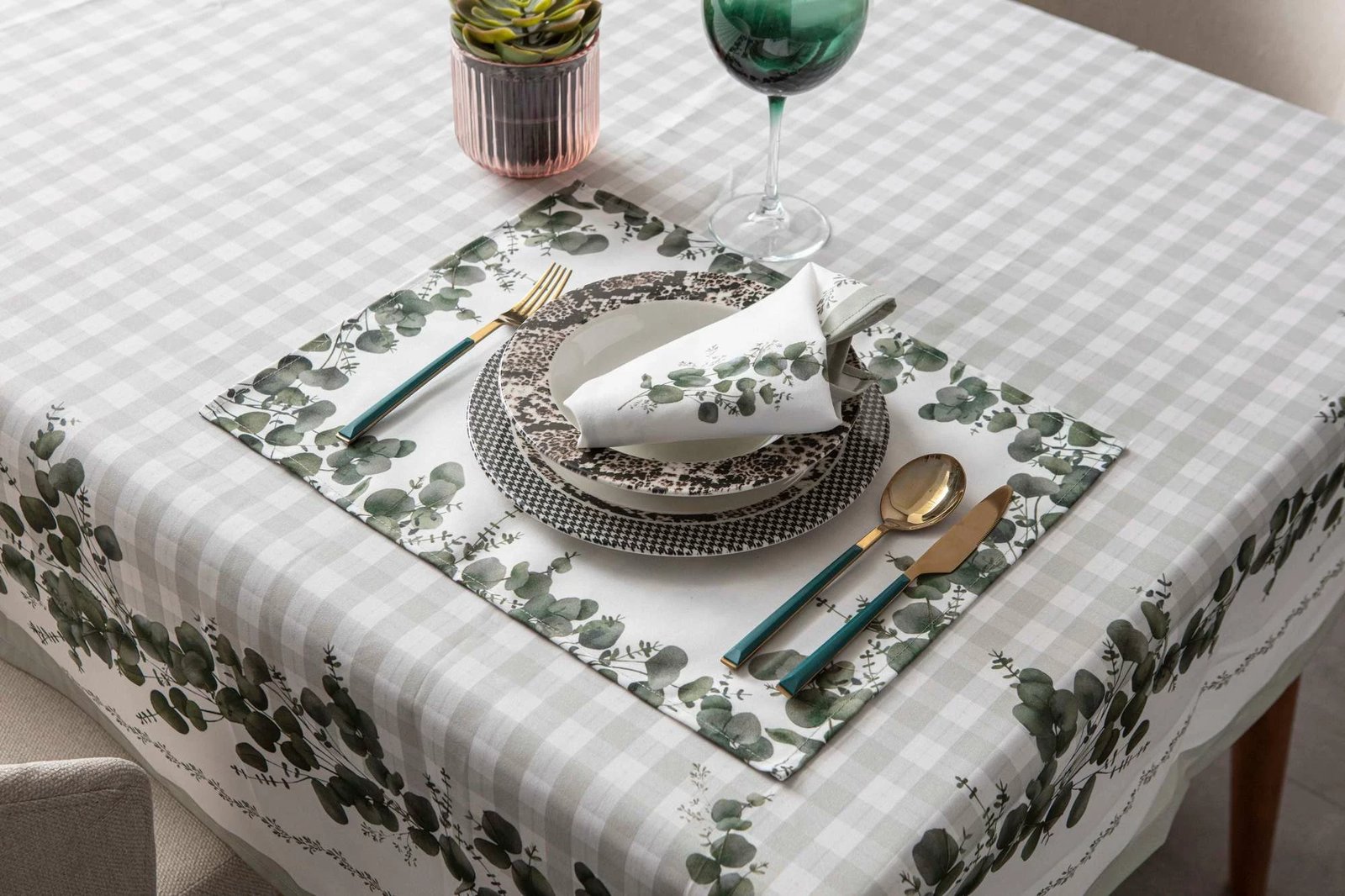 Set nënshtruesish tavoline (6 copë), Hermia, eukalipt