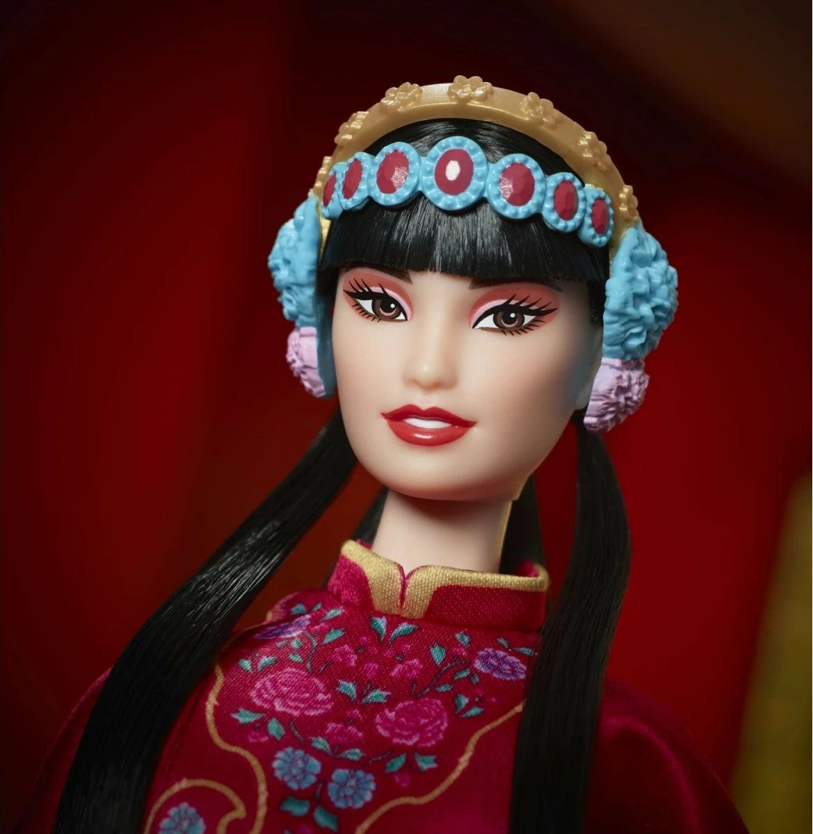 Kukull koleksionuese Barbie Signature Lunar New Year HRM57, e kuqe