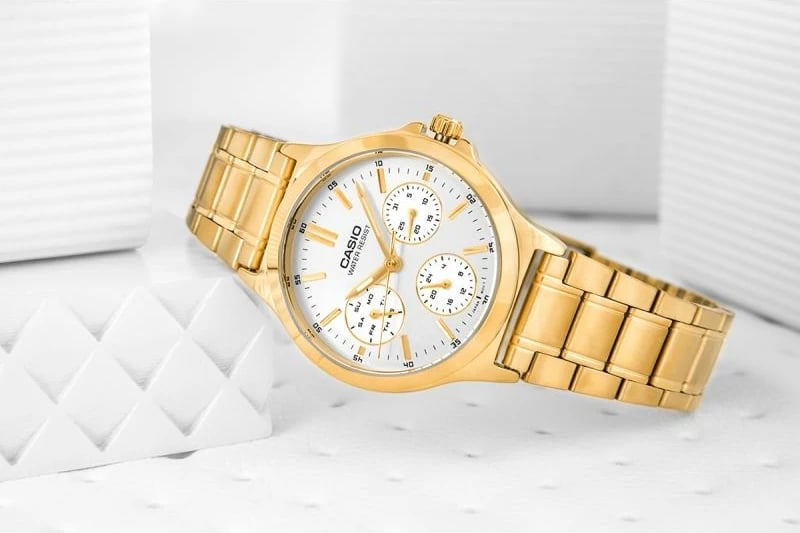 Orë dore për femra CASIO, ari