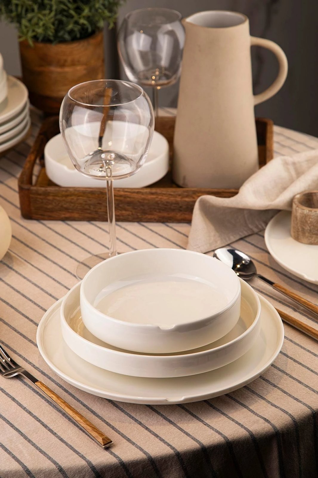 Set darke 18 pjesësh Hermia Concept, BNCTO18Y400