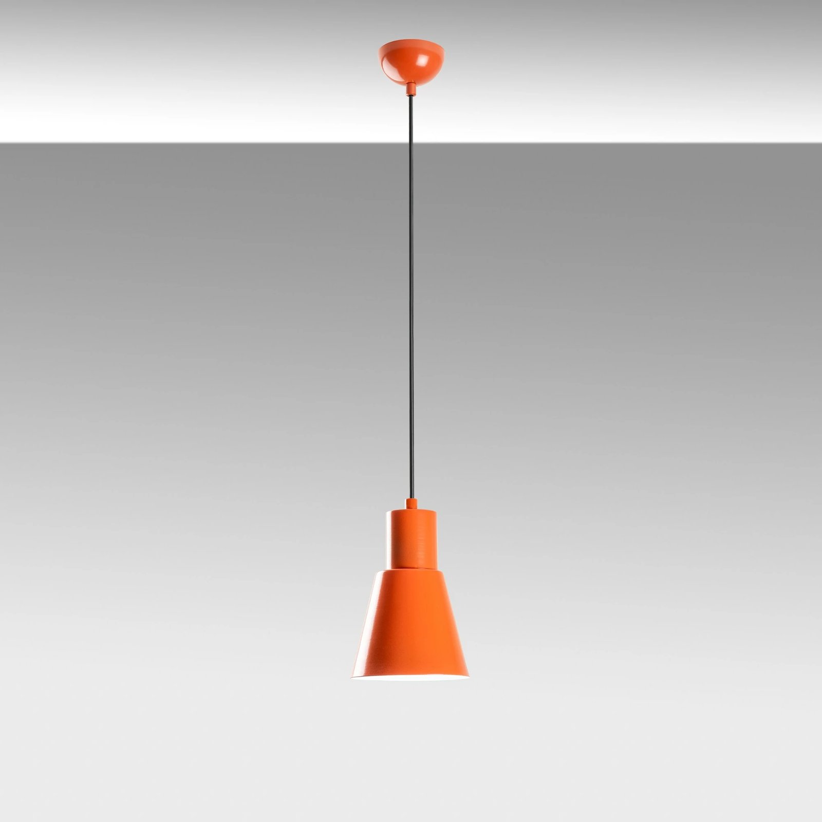 Llambë tavani Opviq, Konikkem, portokalli