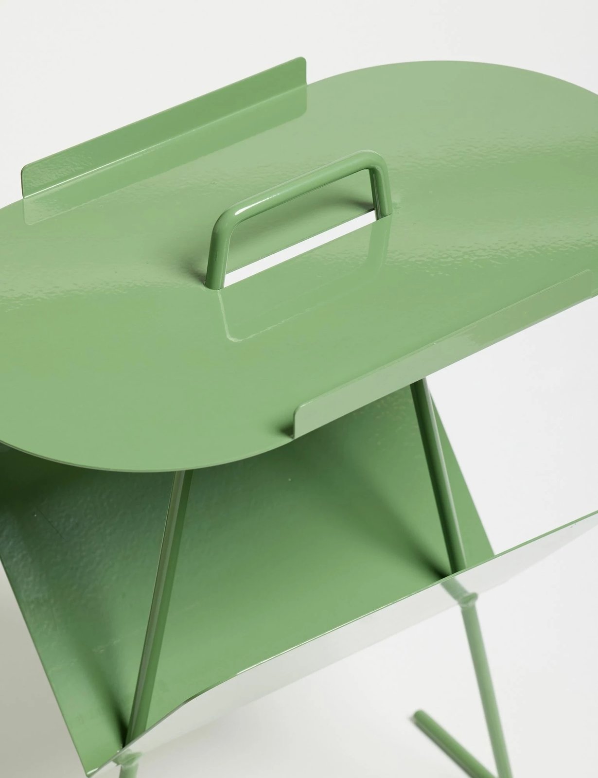 Tavolinë anësore Skye Decor, ngjyrë matcha, Goddy