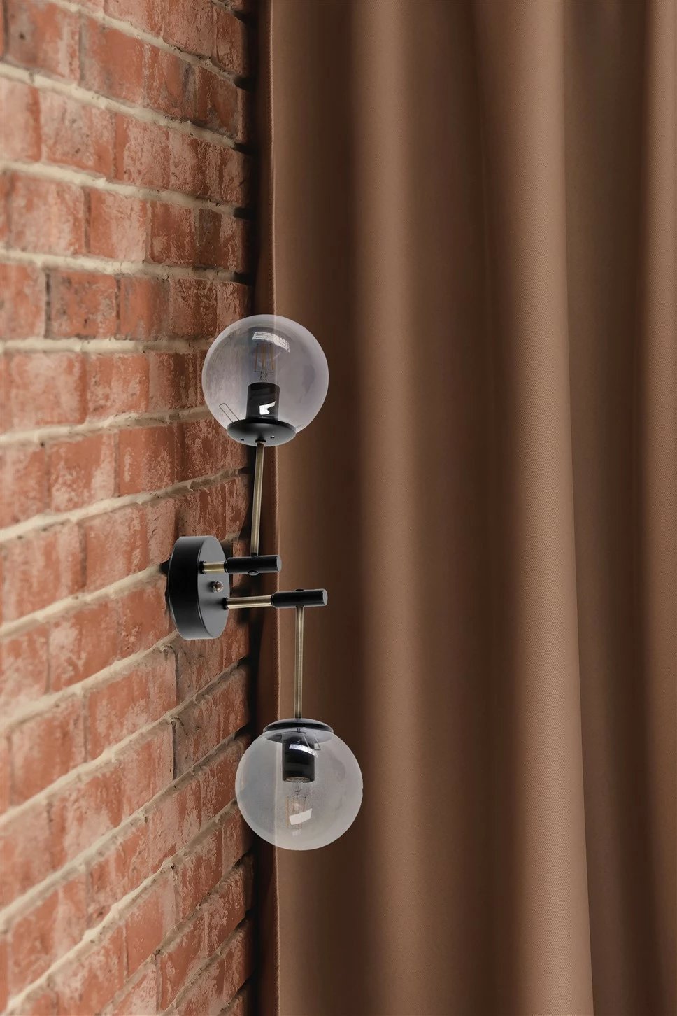 Llambë muri Opviq, 8509-1, ngjyrë e zezë dhe fume