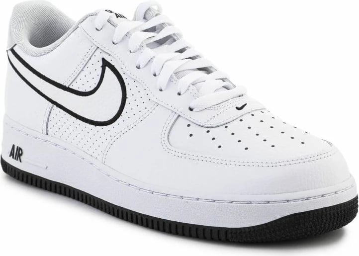 Atlete Nike për meshkuj, të bardha