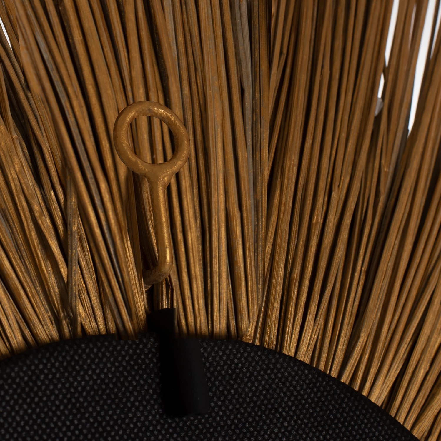 Pasqyrë muri rrethore me kornizë bari Mendong ngjyrë ari Φ65cm.FH7801