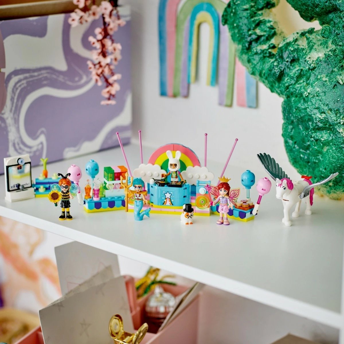 Set LEGO Friends 42661, Kostume Party me Njëbrirësh dhe Zanë, 261 pjesë