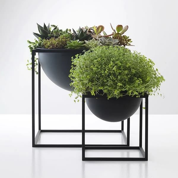 Vazo NEXT me bazë metalike për vazo të rrumbullakëta, H40xØ27cm, e zezë