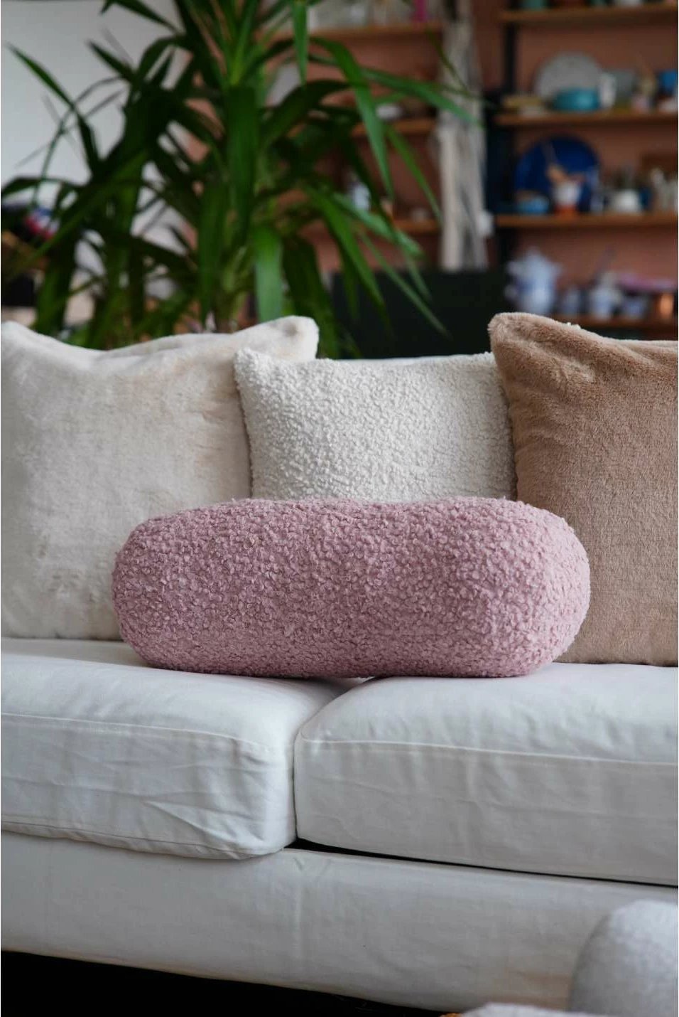 Jastëk cilindrik Evila Originals, Teddy Roller, rozë