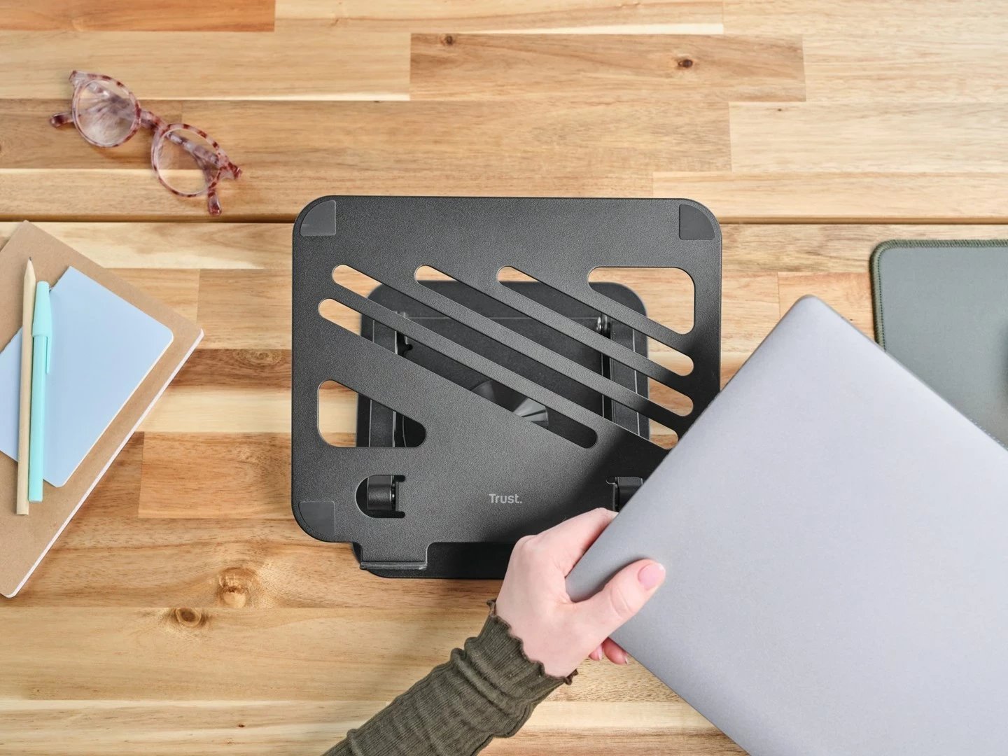 Mbajtës laptopi Trust Zeff, 16", i zi