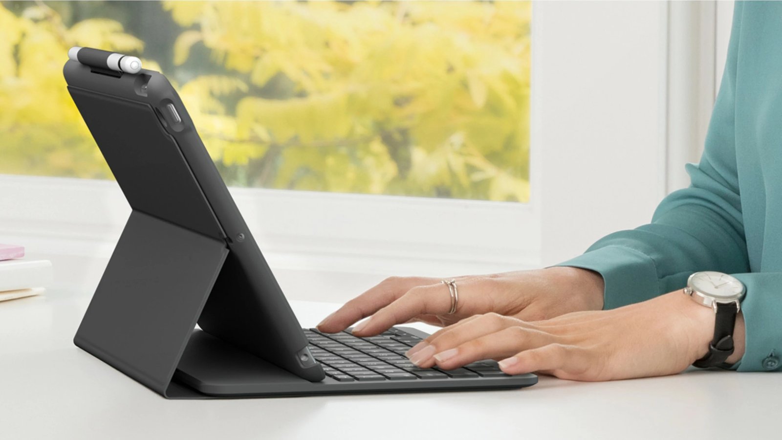 Mbështjellës me tastierë Logitech Slim Folio për iPad 7/8, Bluetooth, graphite