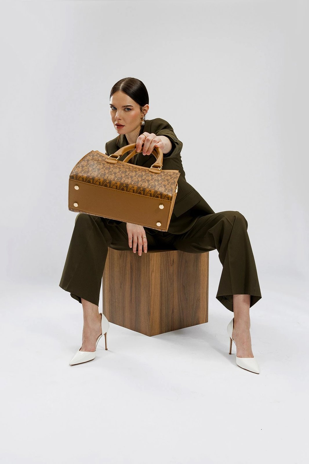 Çantë dore Lucky Bees, ngjyrë tan, 1281