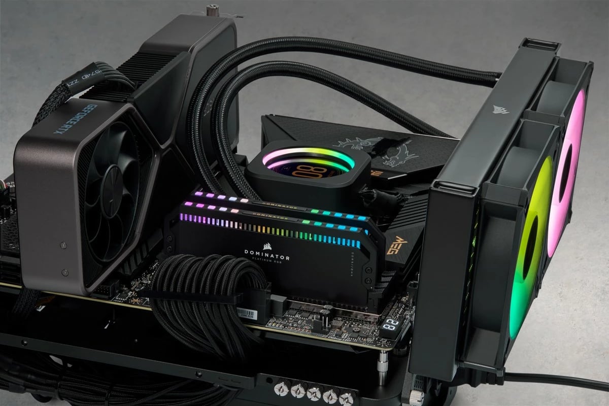 RAM Memorje Corsair Dominator Platinum RGB 64GB (2x32GB) DDR5 6600MHz, e zezë