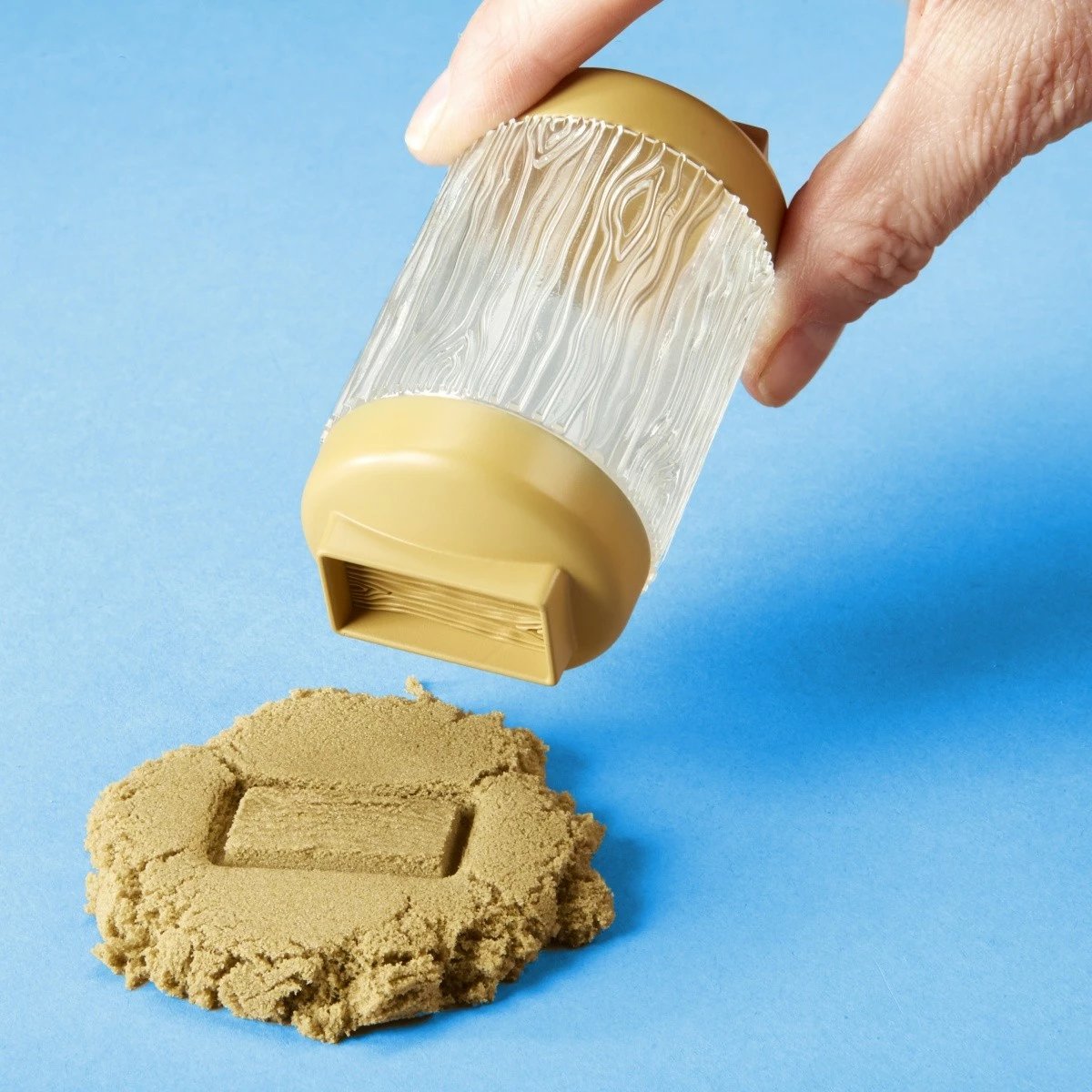 Set lodrash me rërë kinetike MGA Wonder Factory Never Dry Sand Trucks, ekskavator, plastikë